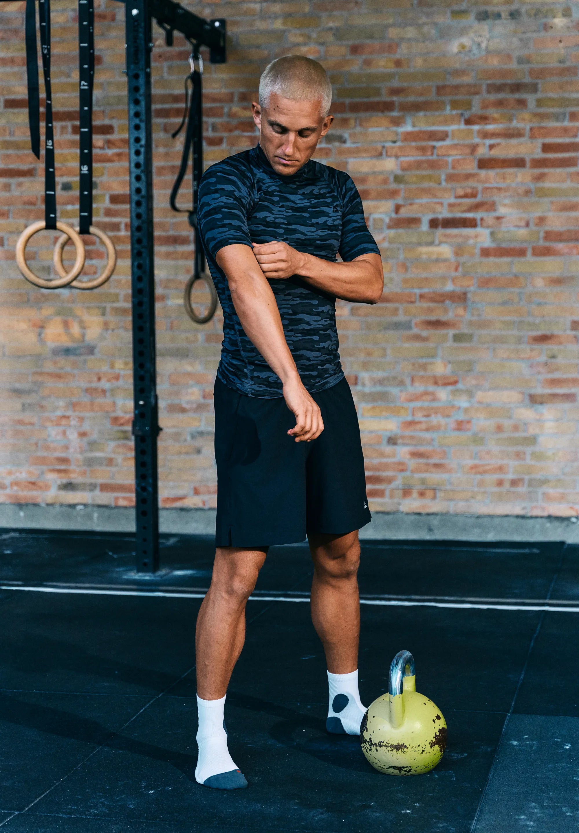 MEN'S SHORT SLEEVE COMPRESSION SHIRT