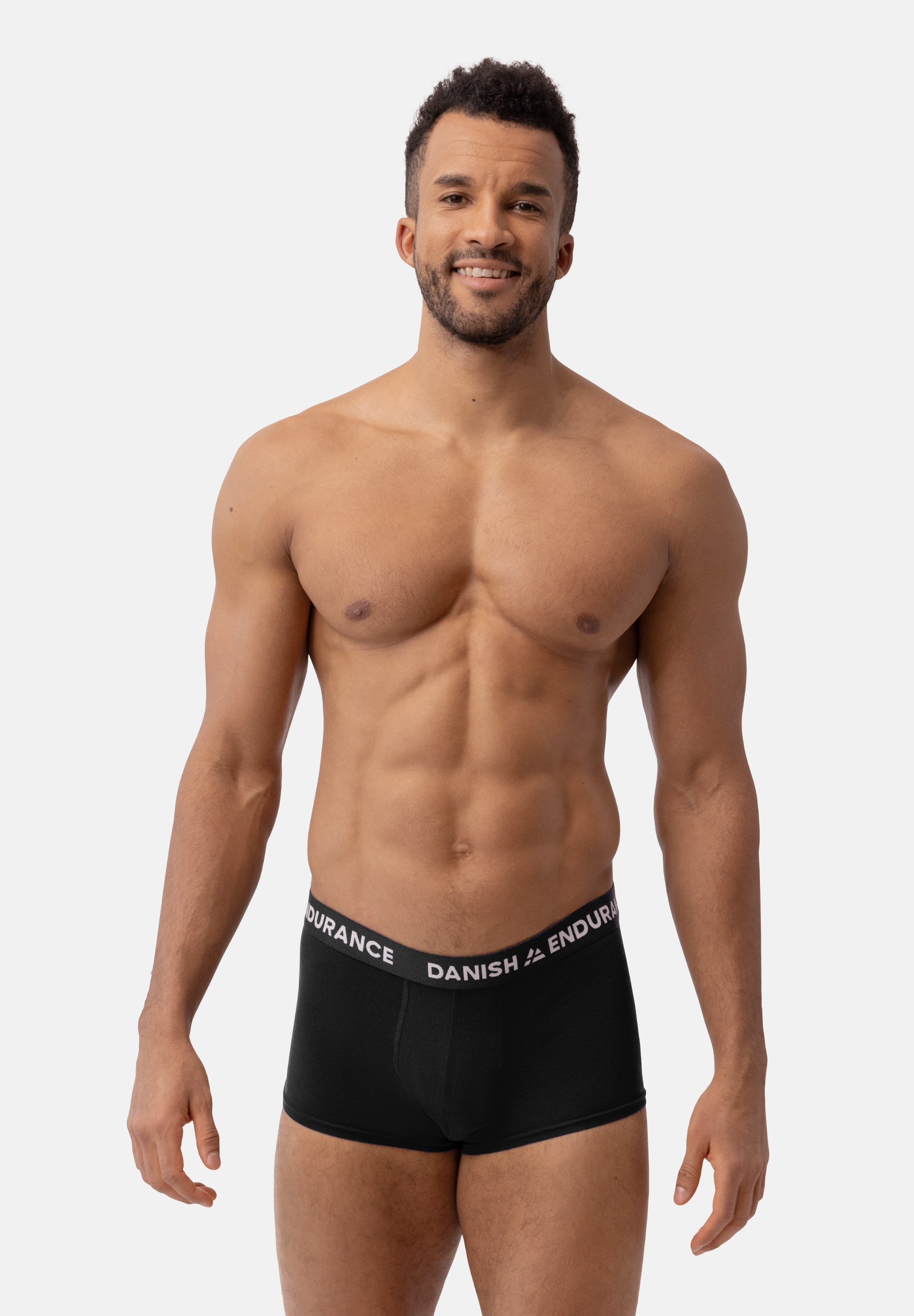 SHORT TRUNKS