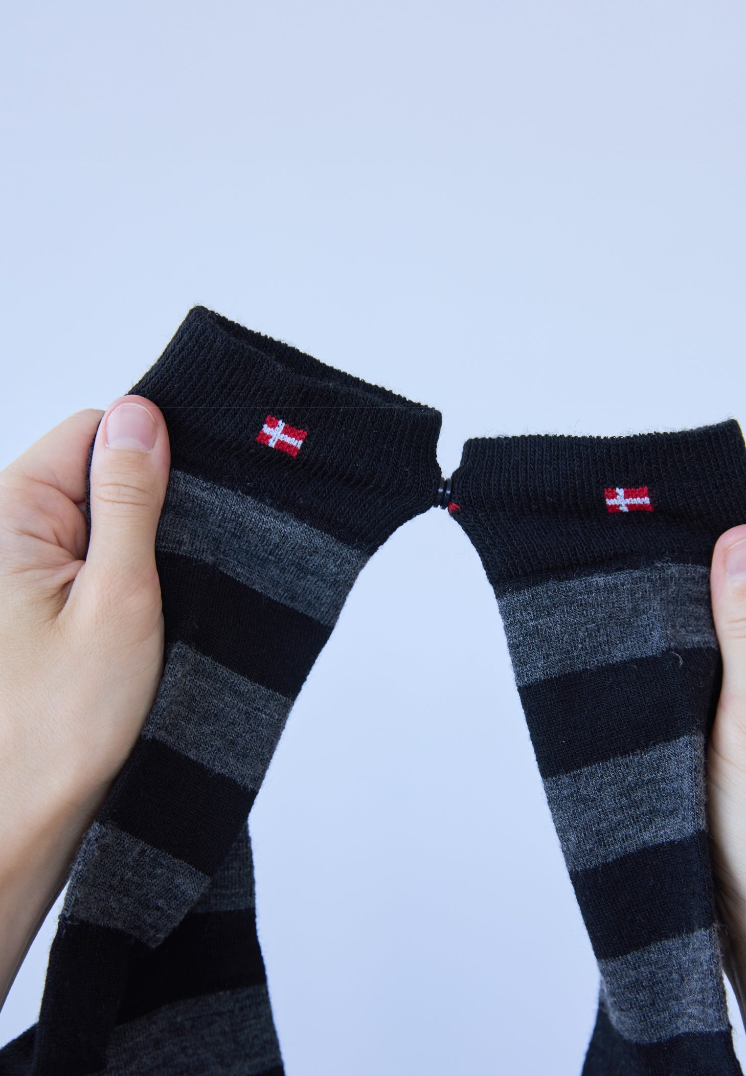 MERINO DRESS SOCKS WITH BUTTON