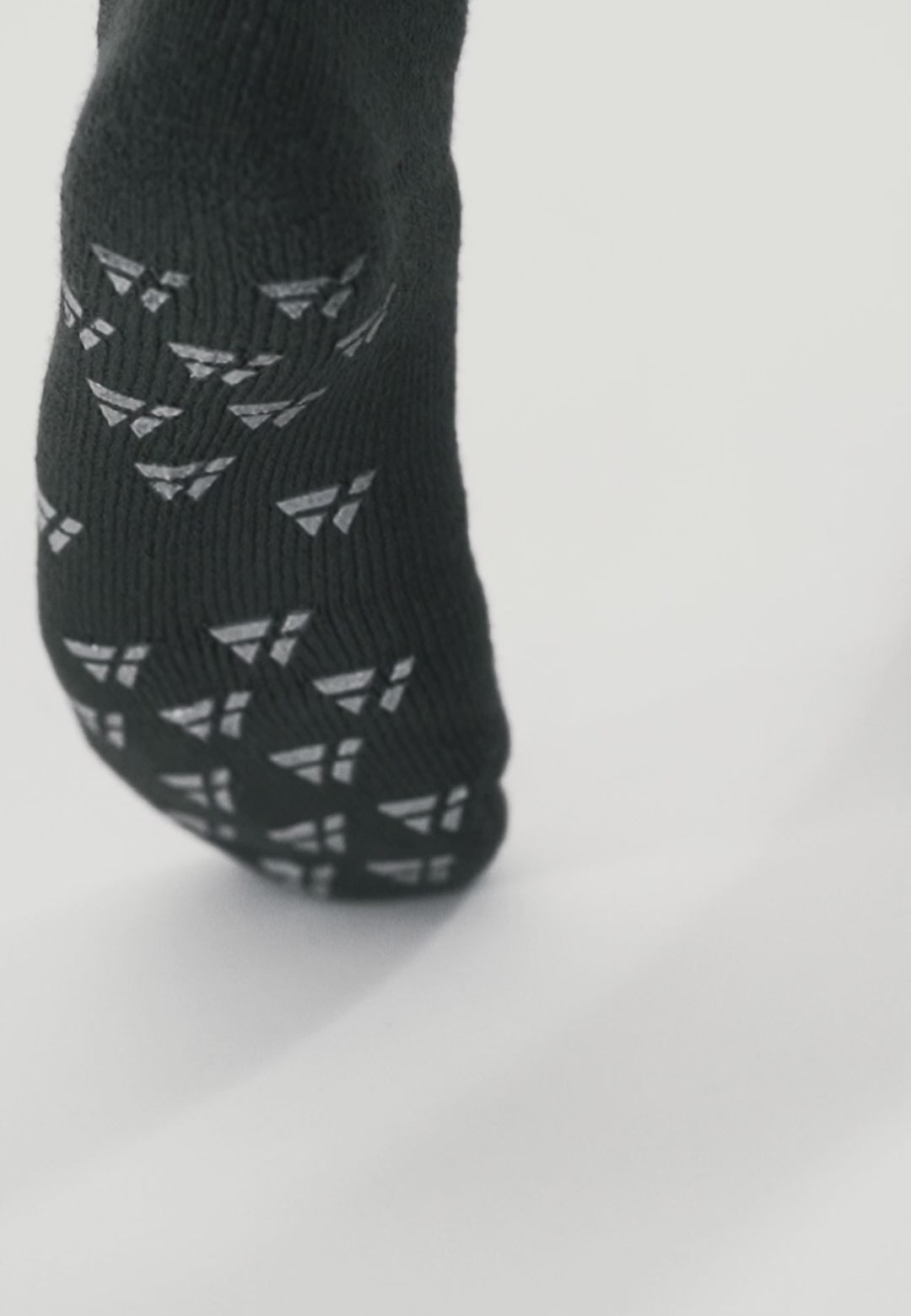 NON-SLIP HEAT SOCKS