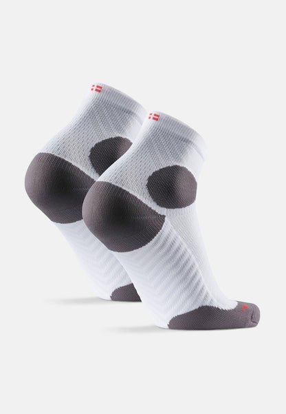 PERFORMANCE LAUFSOCKEN MIT ANTI-RUTSCH NOPPEN