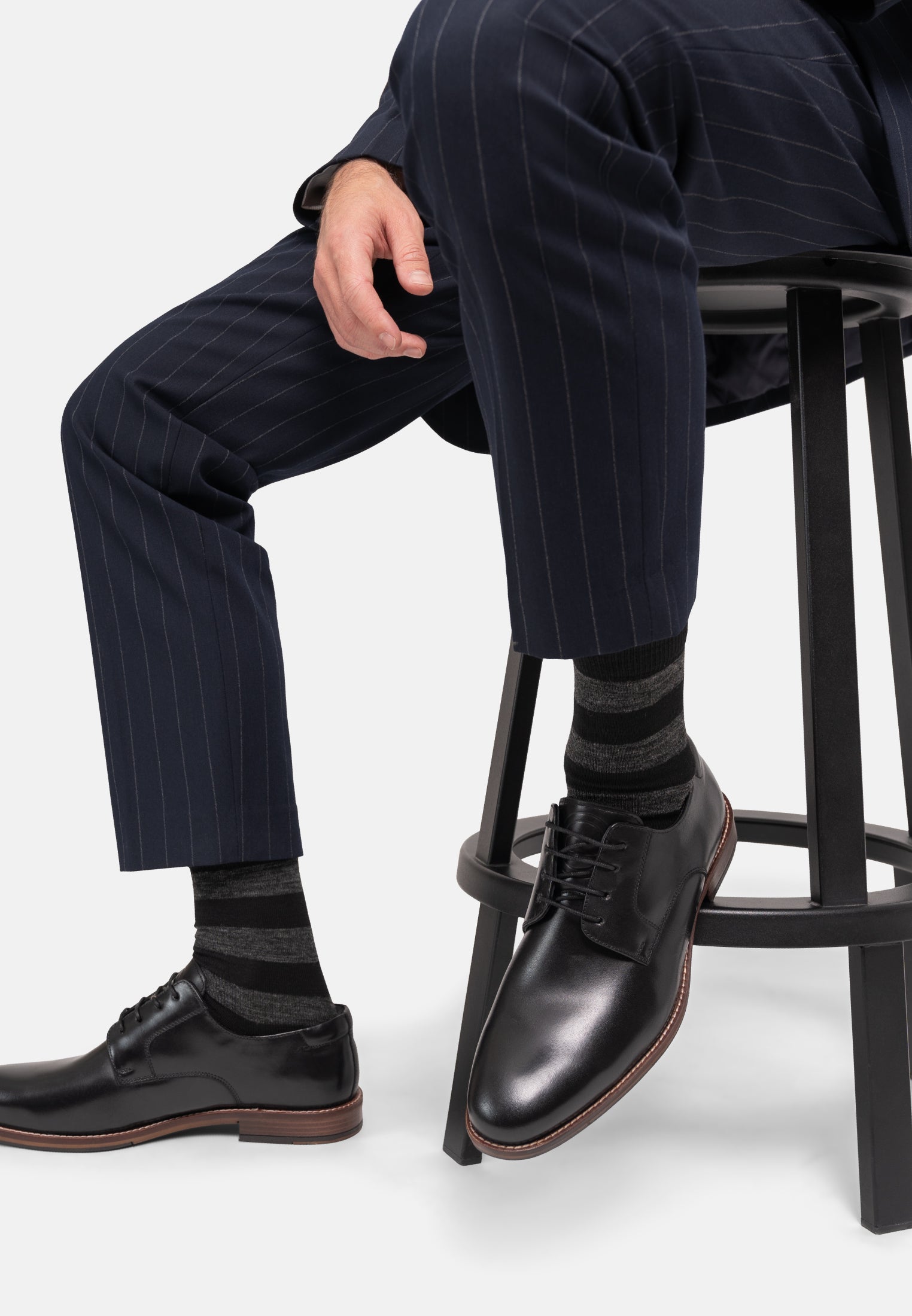MERINO DRESS SOCKS WITH BUTTON