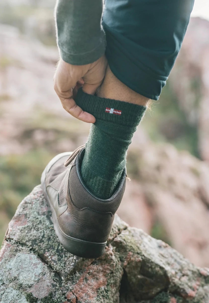 CLASSIC HIKING CREW SOCKS - DANISH ENDURANCE